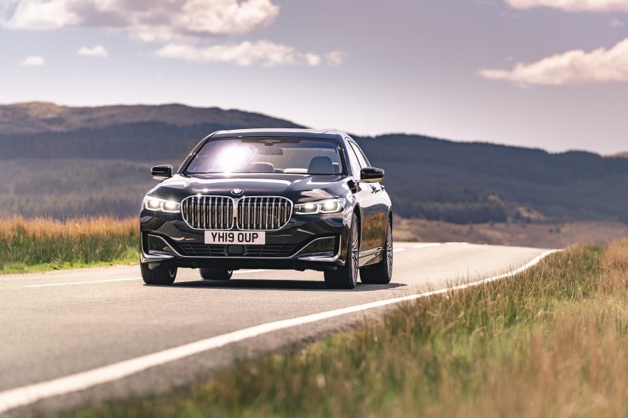  BMW 730Ld (G12) 2019 года  (UK) (фото 11 из 36)